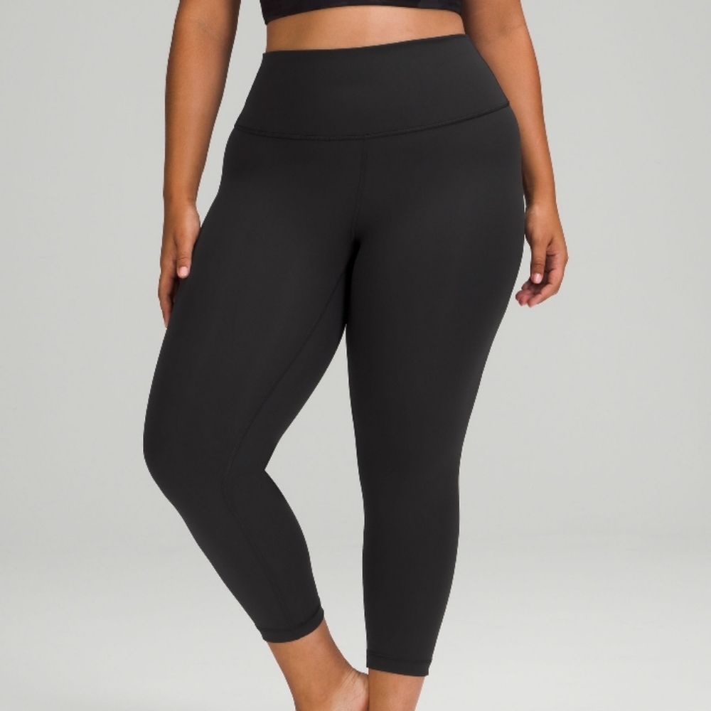 Lululemon black Wunder Under leggings